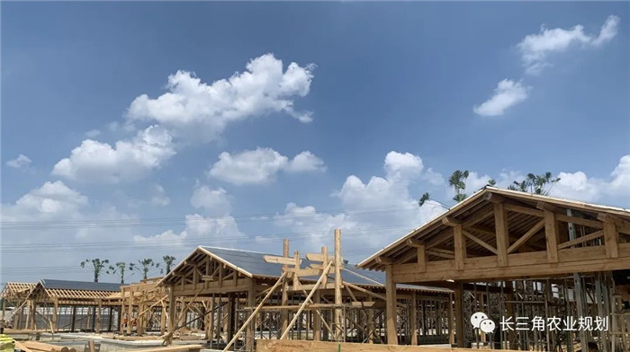 為了幫助園區(qū)的提檔升級(jí)，南京市農(nóng)業(yè)農(nóng)村局特委托中農(nóng)富通編制《南京市農(nóng)業(yè)園區(qū)發(fā)展研究報(bào)告》，以期從產(chǎn)業(yè)發(fā)展路徑、園區(qū)發(fā)展模式、保障措施等多維度為南京市農(nóng)業(yè)園區(qū)未來三年的發(fā)展做統(tǒng)籌謀劃。 8月19日，中農(nóng)(圖12)