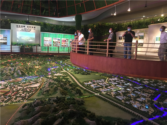 6月20日，馬鞍山市政府副秘書長(zhǎng)劉觀林，馬鞍山市委農(nóng)辦專職副主任賀明，博望區(qū)副區(qū)長(zhǎng)郝甲林，和縣人民政府副區(qū)長(zhǎng)毛祚雙，市政府辦公室四級(jí)調(diào)研員俞加生，花山區(qū)農(nóng)業(yè)農(nóng)村水利局局長(zhǎng)陳立兵，含山縣農(nóng)業(yè)農(nóng)村局局長(zhǎng)汪(圖2)