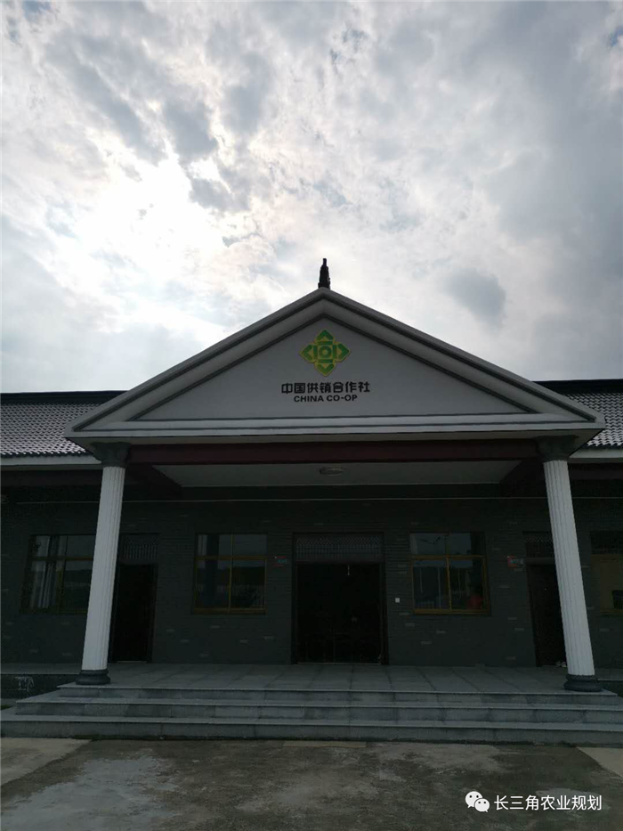 9月1日，中農(nóng)富通團(tuán)隊(duì)開啟了高淳區(qū)域內(nèi)現(xiàn)代農(nóng)業(yè)示范園的調(diào)研工作，此次高淳區(qū)農(nóng)業(yè)園區(qū)調(diào)研由中農(nóng)富通長三角農(nóng)業(yè)規(guī)劃科學(xué)研究所所長薛欣艷與中國農(nóng)業(yè)大學(xué)規(guī)劃研究所園區(qū)規(guī)劃部分管總工趙嬋璞帶隊(duì)。(圖10)